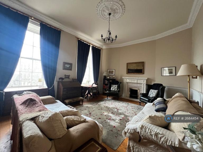 2 bedroom flat in Edinburgh, Edinburgh, EH1 (2 bed) (#2684454)
