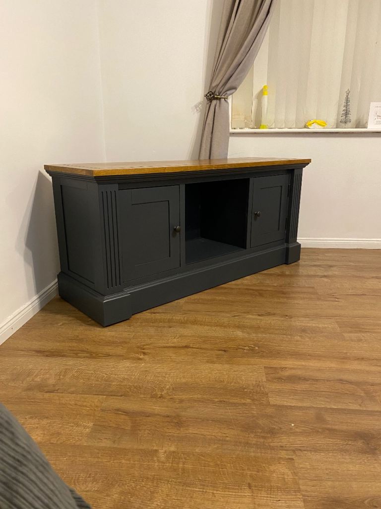 image for Oak tv cabinet 