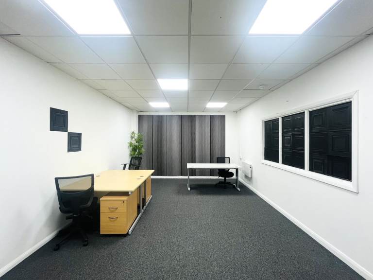 Medium Office / Beauty Studio to Rent in Park Royal NW10