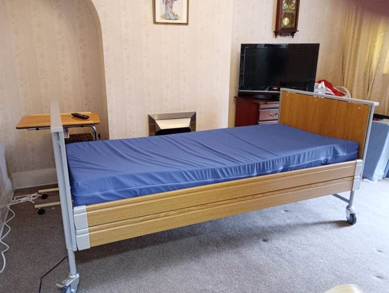 Opera Electric Medical Bed