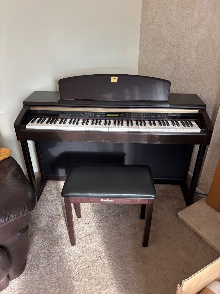 Yamaha Clavinova CLP-175 Piano & Stool