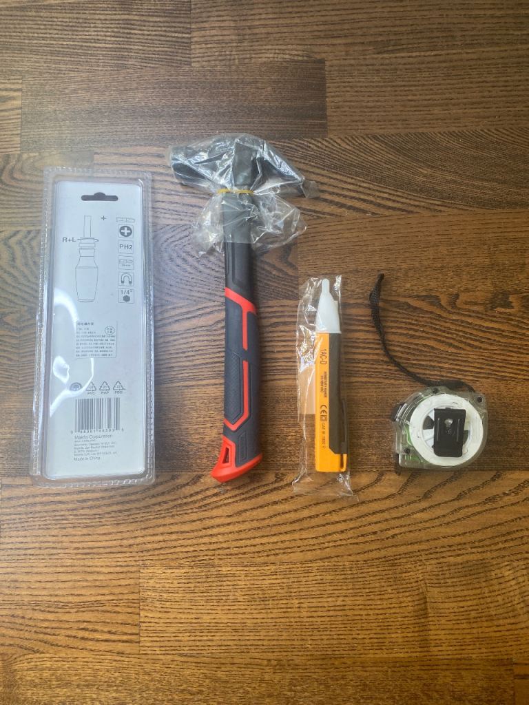 “Brand New DIY Tool Set – Hammer, Makita Screwdriver, Pen Tester & 5m Tape Measure West Dulwich 