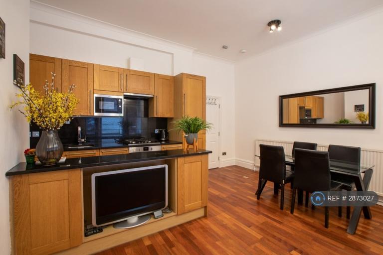 2 bedroom flat in Loveridge Road, London, NW6 (2 bed) (#2873027)
