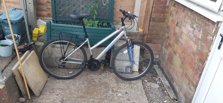 APOLLO MOUNTAIN BIKE.