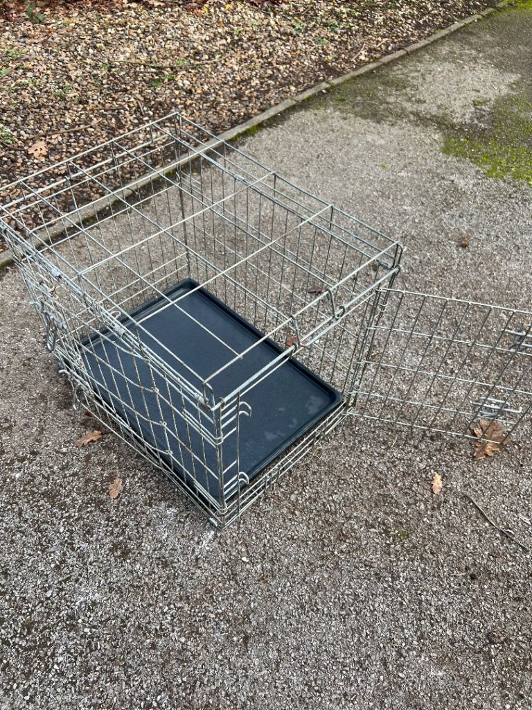 Small dog crate / Carrier