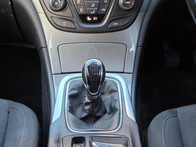 2013 Vauxhall Insignia 2.0 CDTi ecoFLEX Design Nav 5dr [Start Stop] HATCHBACK DIESEL Manual