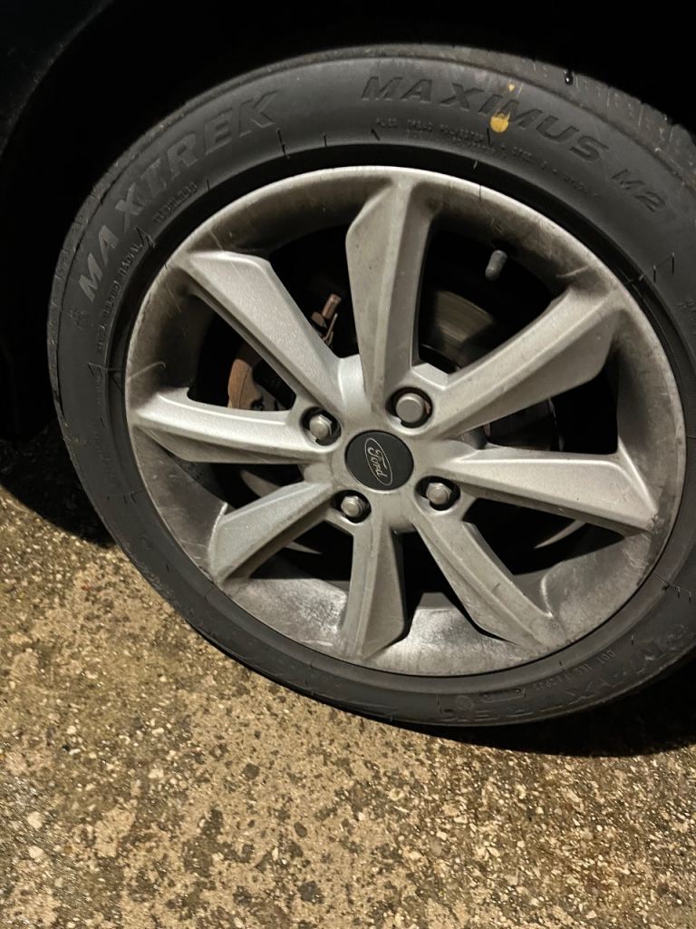 Ford fiesta st line alloys with brand new tires 