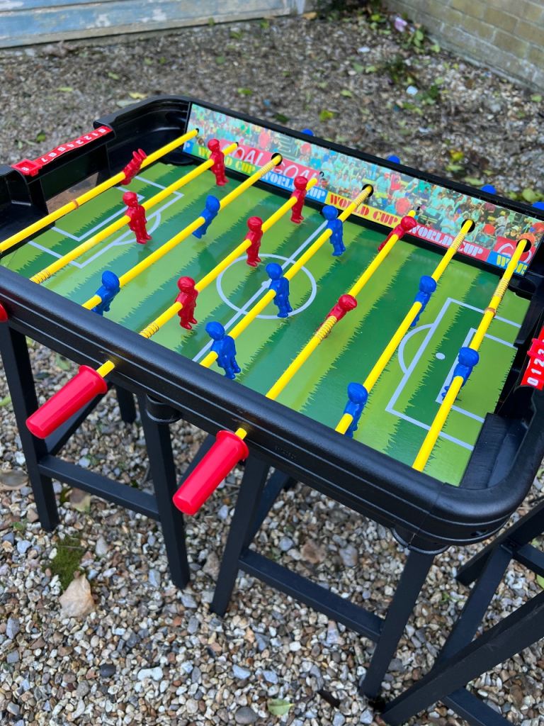 Table top football game
