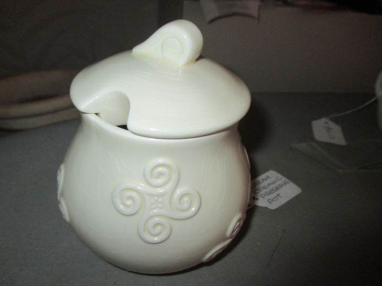 CREAM CHINA PRESERVE POT WITH LID
