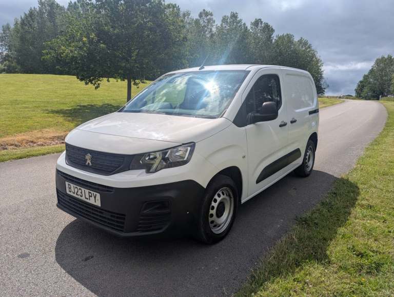 2023 Peugeot Partner 1000 1.5 BlueHDi 100 Professional Premium + Van PANEL VAN Diesel Manual