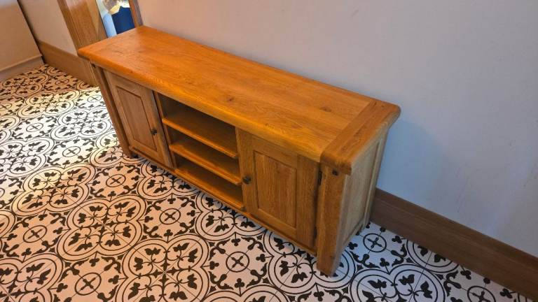 Oak tv stand 