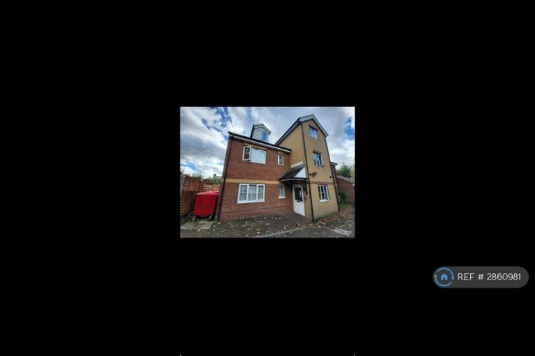 1 bedroom flat in Popes Meadow Court, Luton, LU2 (1 bed) (#2860981)
