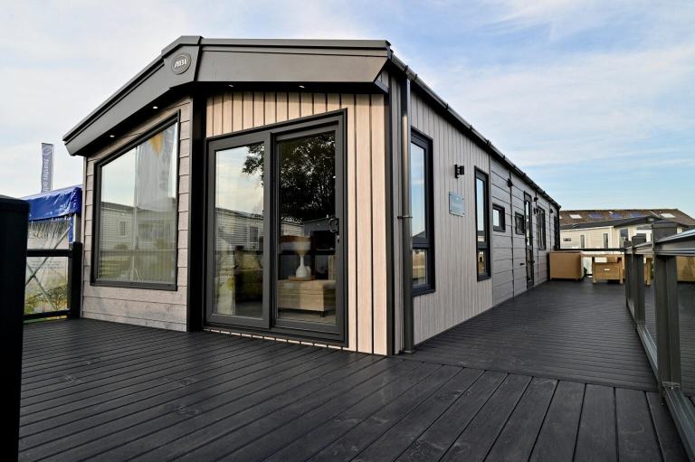 Static caravan brand new Abi Beaumont for sale at Manor House Holiday Park DN22.
