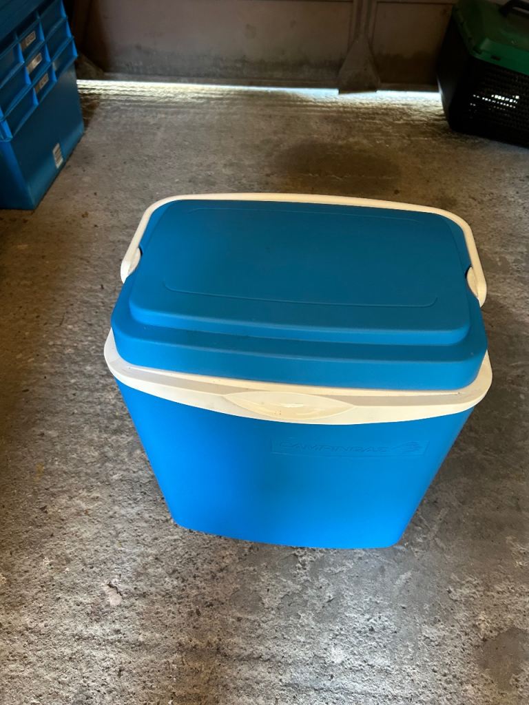 Campingaz Icetime TE 28 Cooler with Picnic Set – As New