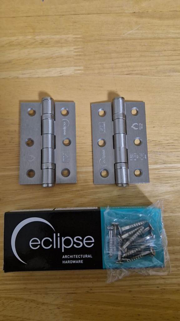 Interior door hinges