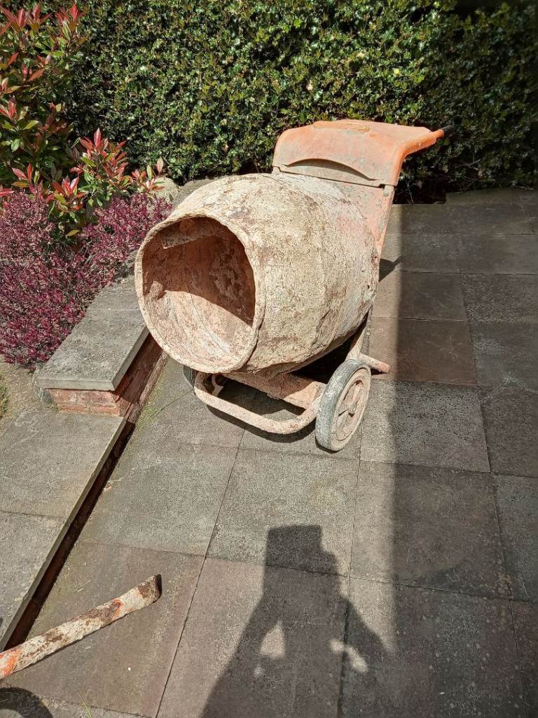 CONCRETE MIXER ELECTRIC 110V BELLE INCLUDES TRANSFORMER AND LEAD