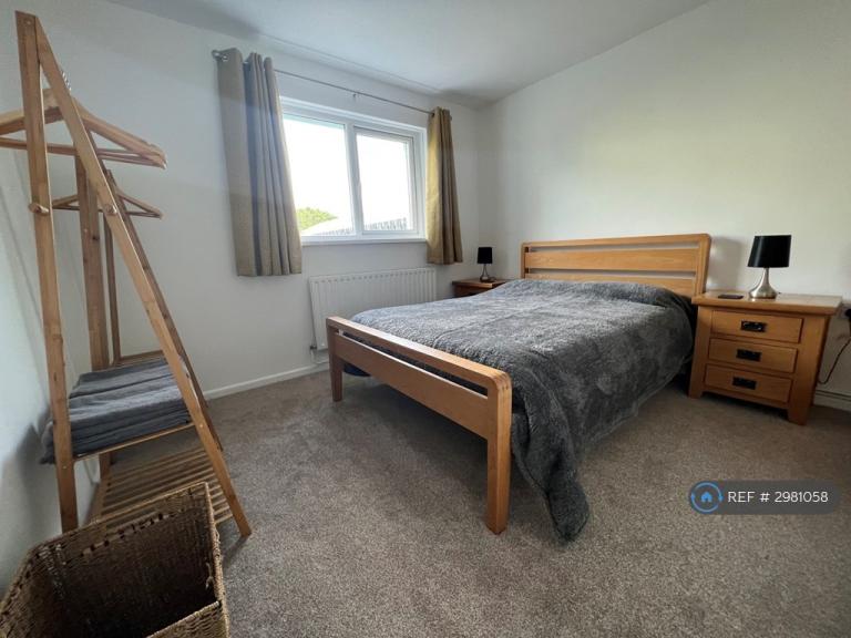 2 bedroom flat in Kenilworth Place, Swansea, SA3 (2 bed) (#2981058)