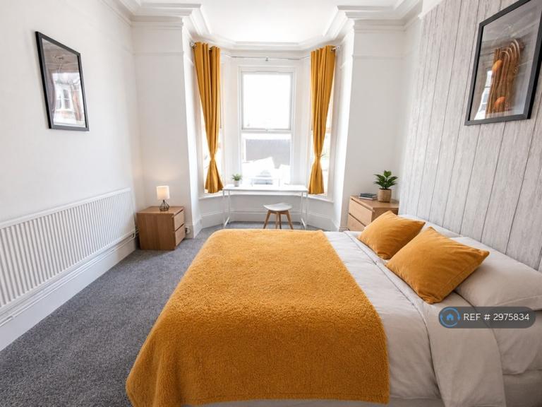 1 bedroom in St. Andrews Road, Southsea, PO5 (#2975834)