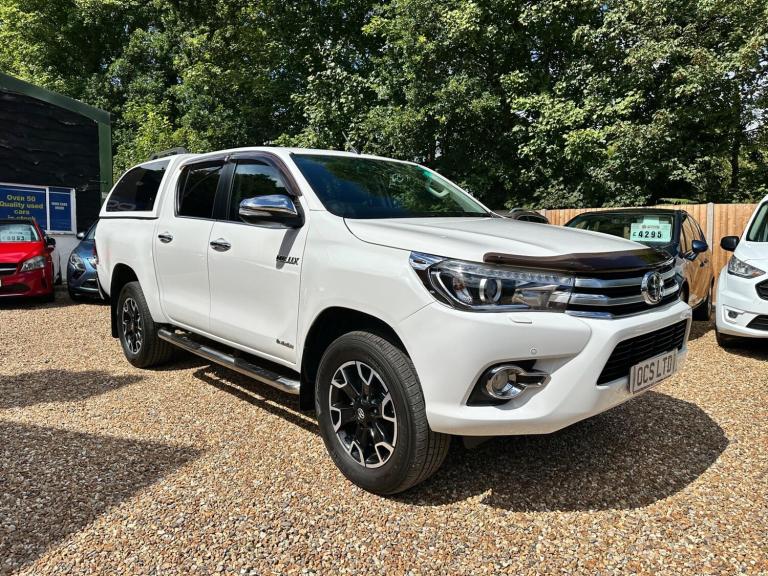 2017 Toyota Hilux 2.4 D-4D Invincible X Auto 4WD Euro 6 4dr (TSS, 3.5t) PICK UP Diesel Automatic