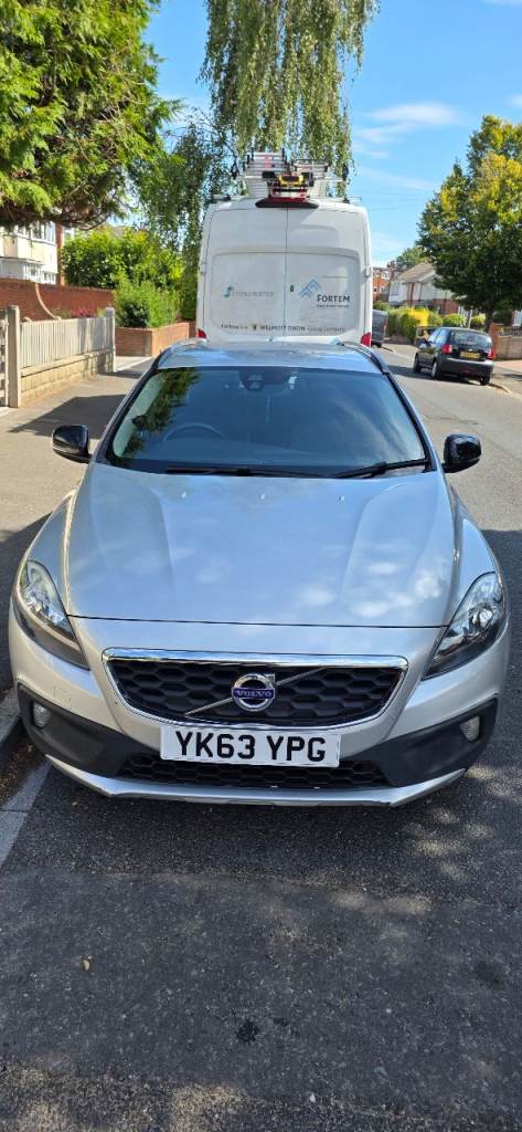 Volvo, V40, Hatchback, 2013, Semi-Auto, 1560 (cc), 5 doors
