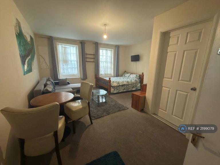 1 bedroom in Guildford St, Chertsey, KT16 (#2199079)