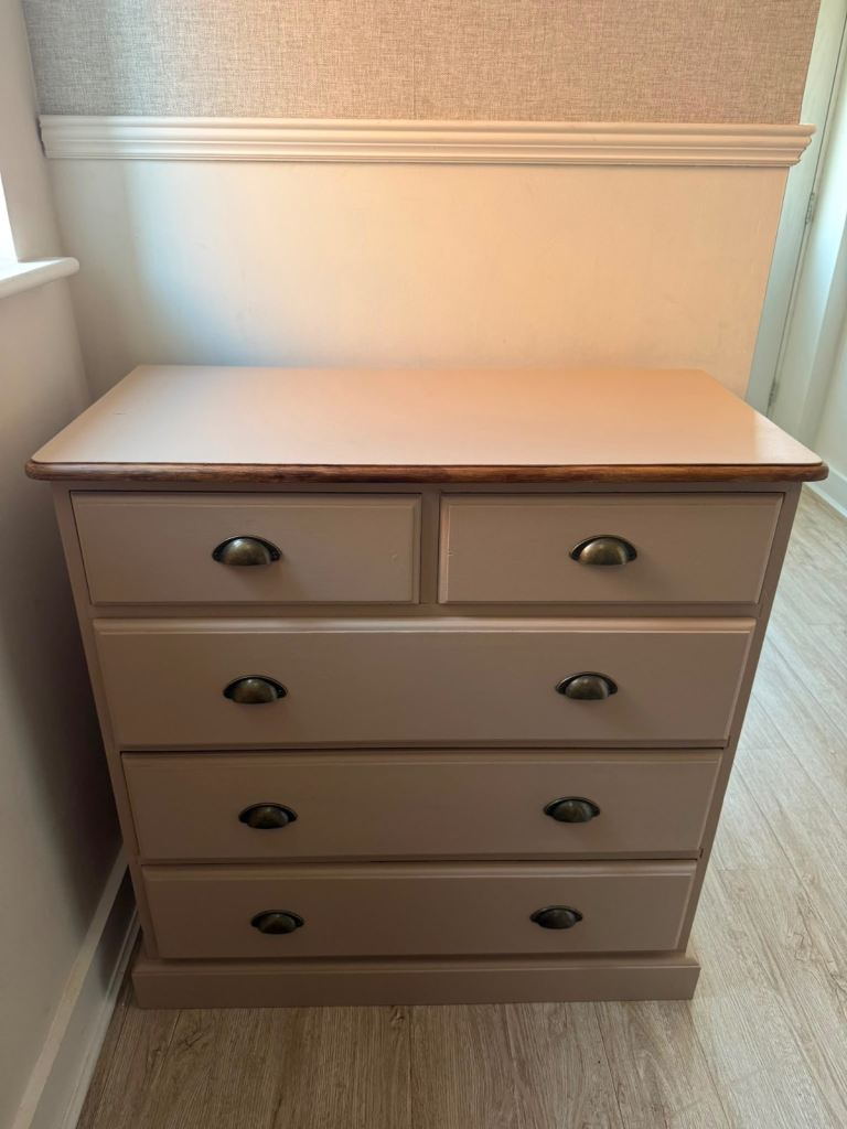 Chest of Drawers 