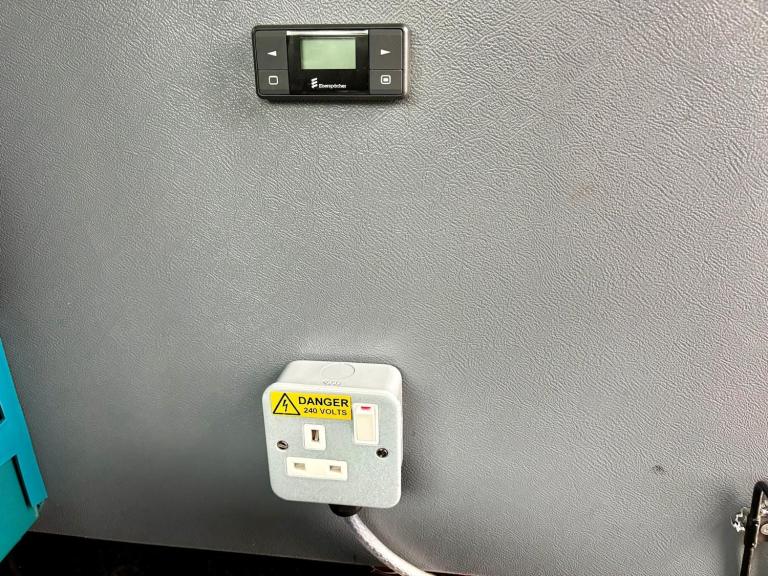 2018 Toyota Hilux Active Extra Cab Pick Up 2.4 D-4D 4x4 ***Workshop / Utility Truck*** PICK UP Di...