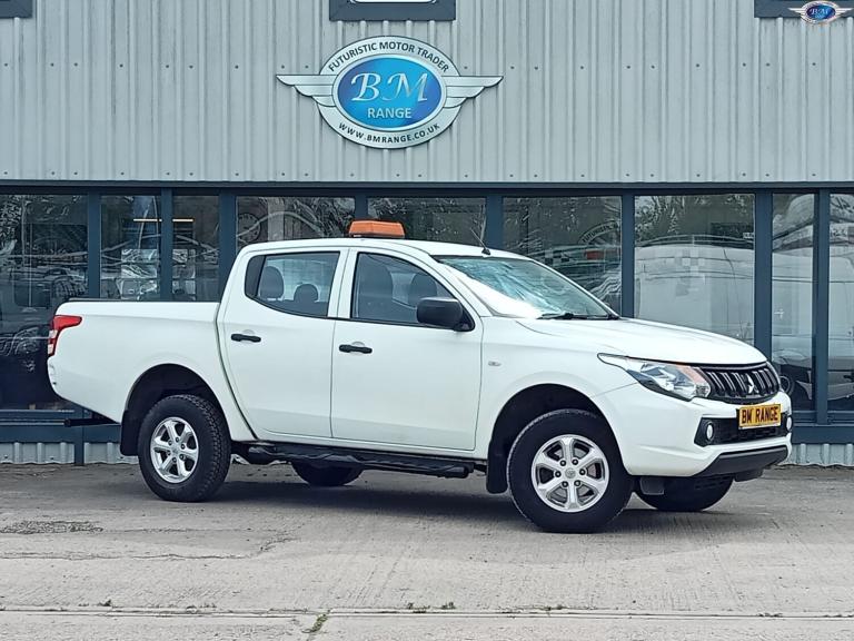 MITSUBISHI L200 2.4 DI-D DC 4Life White Manual Diesel 2016