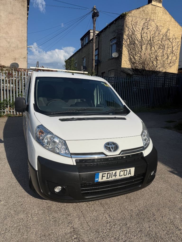 TOYOYA PROACE 2.0 HDI  LONG WHEEL BASE 3 SEATS 6 SPEED MANUAL 126BHP 120K MILES 