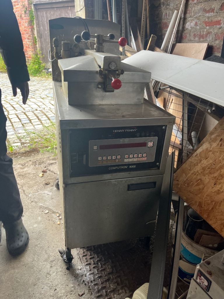 Henny Penny Computron 8000 Commercial Fryer – Fair Condition