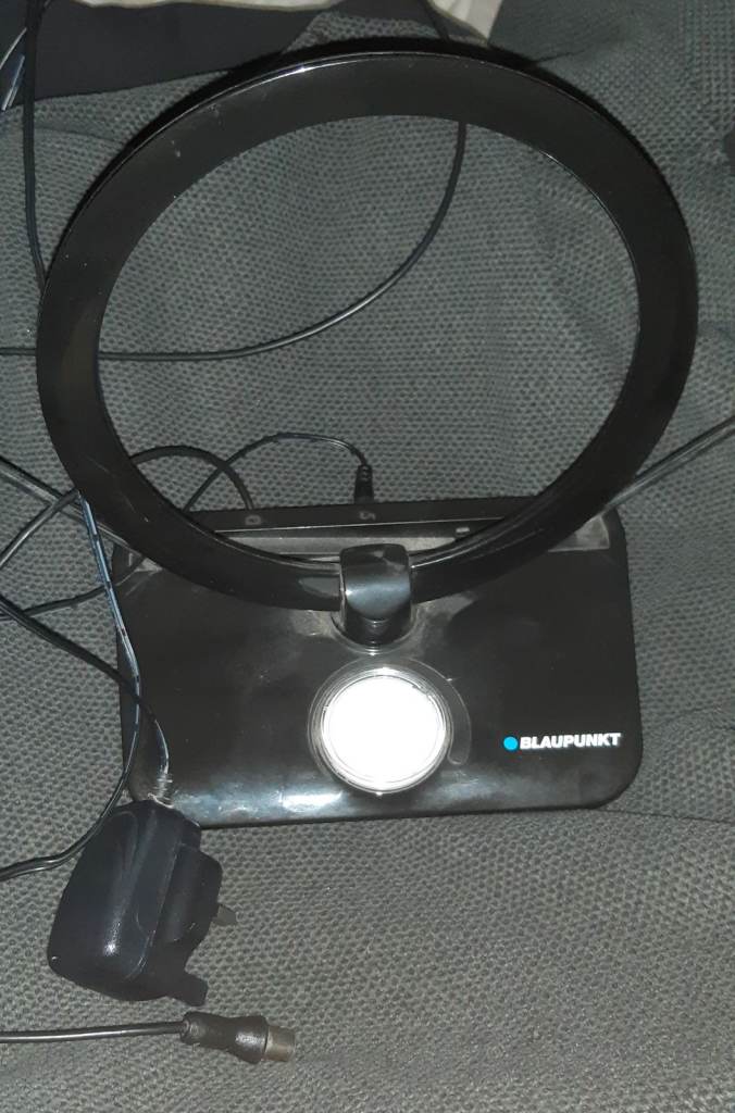 Indoor HD digital Tv aerial with built in signal amplifier.