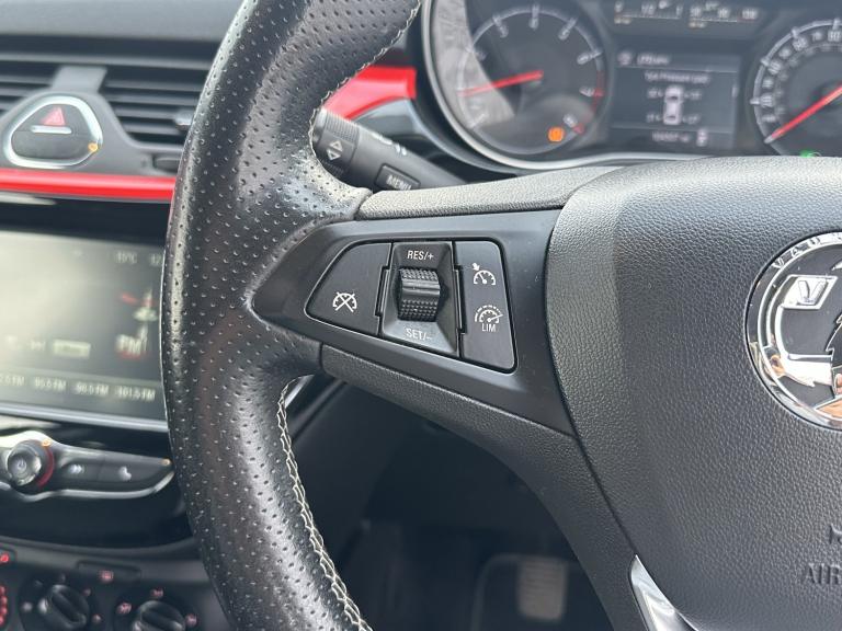 VAUXHALL CORSA 1.4 i Turbo White Edition 2017