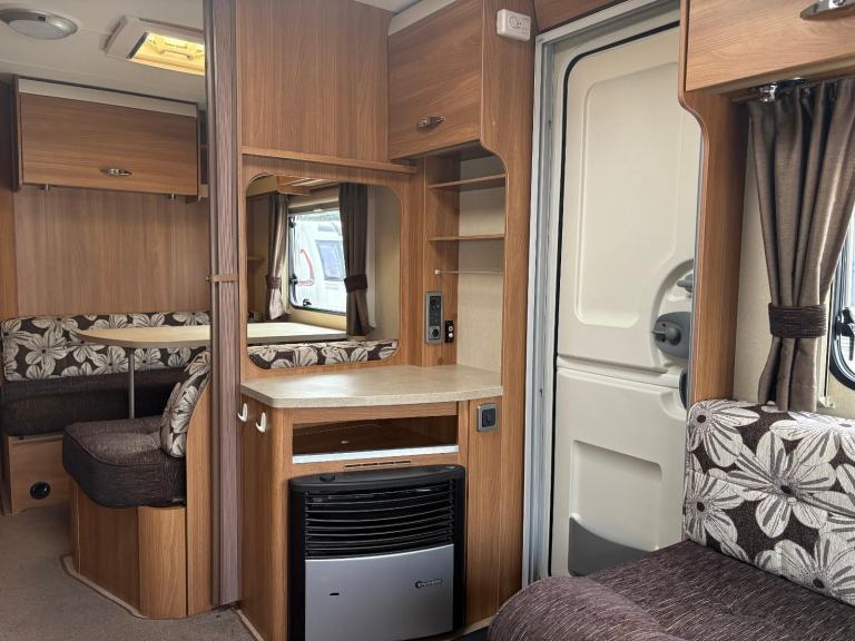 SPRITE MAJOR 4  - 4 BERTH CARAVAN, SIDE LOUNGE AREA ,END WASHROOM & MOTORMOVER