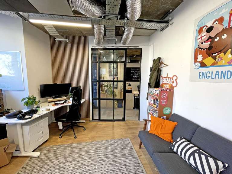 Office | Creative Space | Workspace | Commercial Unit | Beauty Room | Therapost Room in Leyton E10