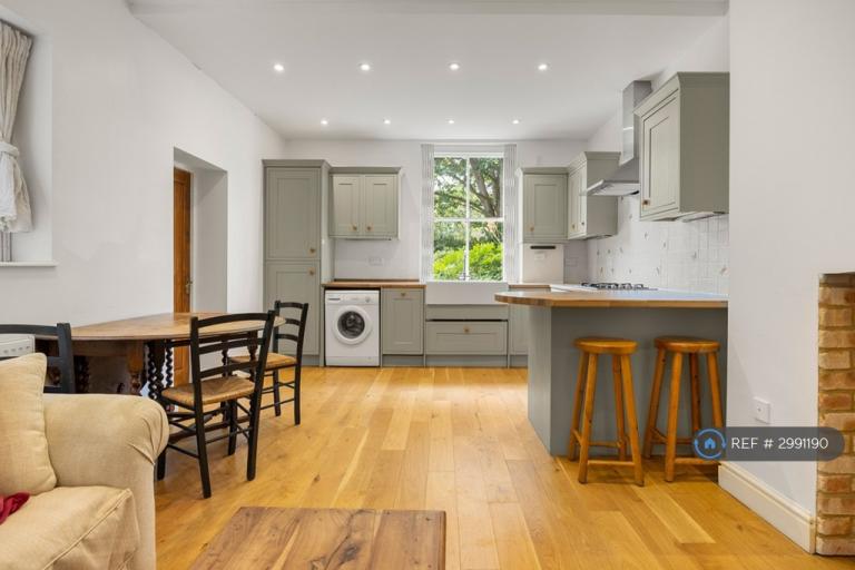 2 bedroom flat in Cranworth Gardens, London, SW9 (2 bed) (#2991190)