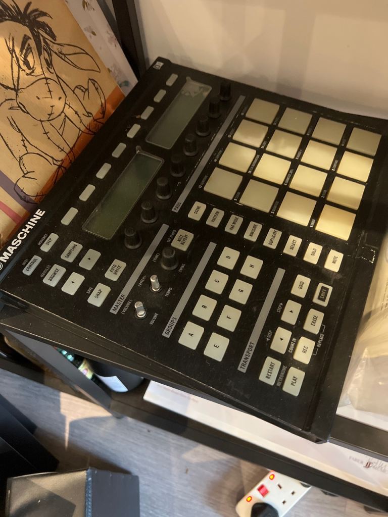 Native Instruments Maschine mkI sample pad / drum machine
