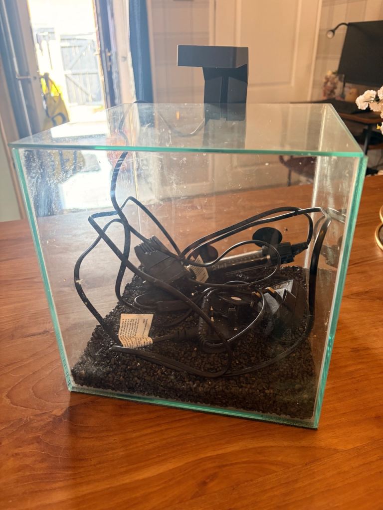 Ciano Cube 15 LED Aquarium – Good Condition