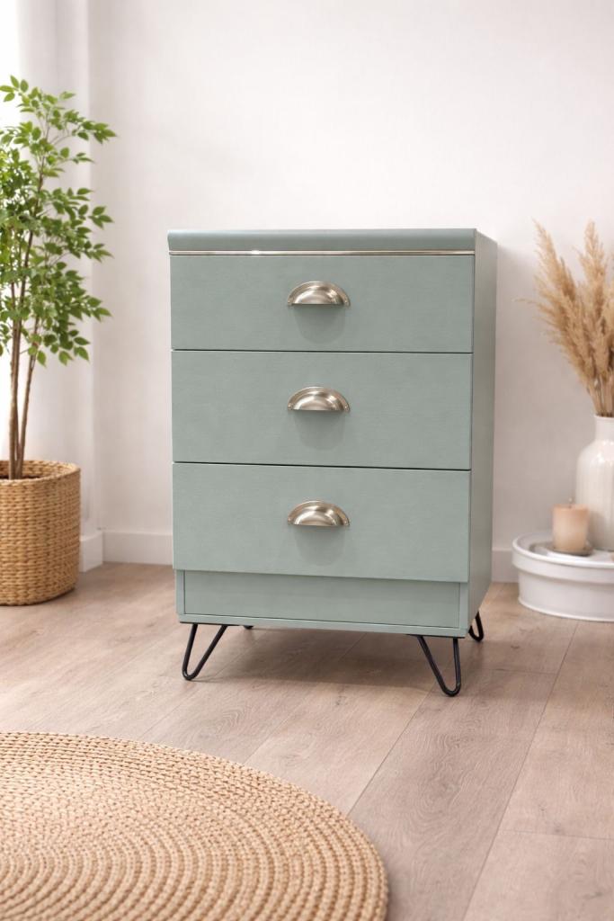 New Vintage chest of drawers 