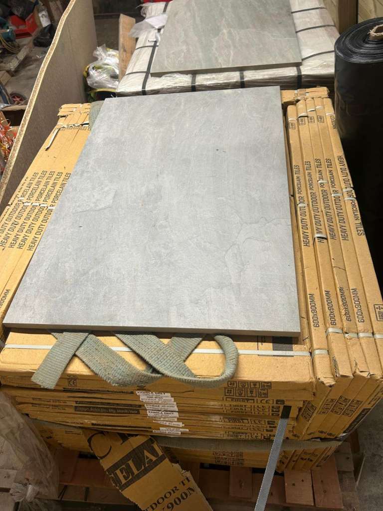 Kandla Grey 600x900x20mm outdoor porcelain Paving (approx 70 - 80 slabs)