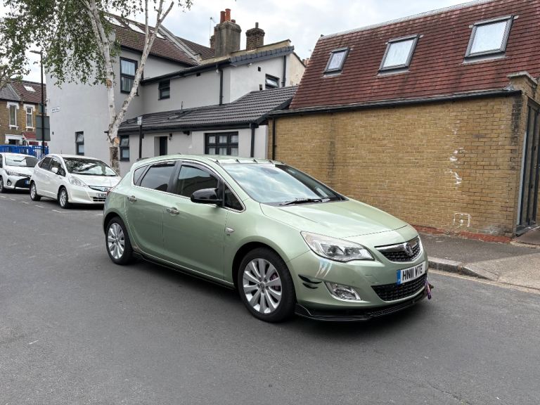 Vauxhall, ASTRA, Hatchback, 2011, Manual, 1598 (cc), 5 doors