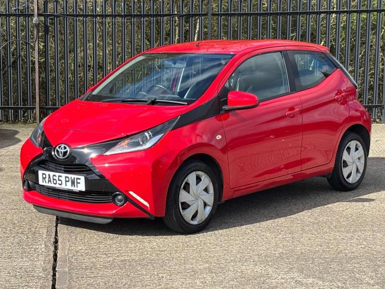 2016 Toyota AYGO 1.0 VVT-i X-Play 5dr HATCHBACK PETROL Manual