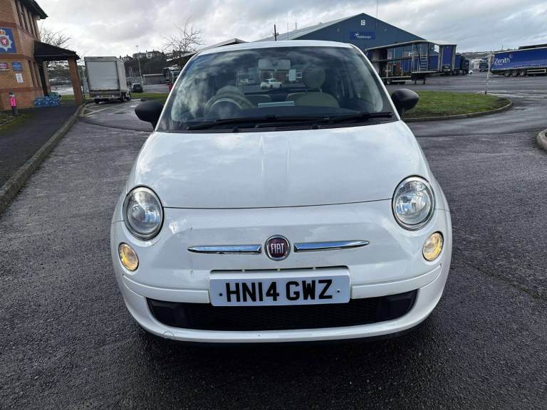 FIAT 500 2014 FULL SERVICE HISTORY 12 MONTHS MOT £30 TAX A YEAR