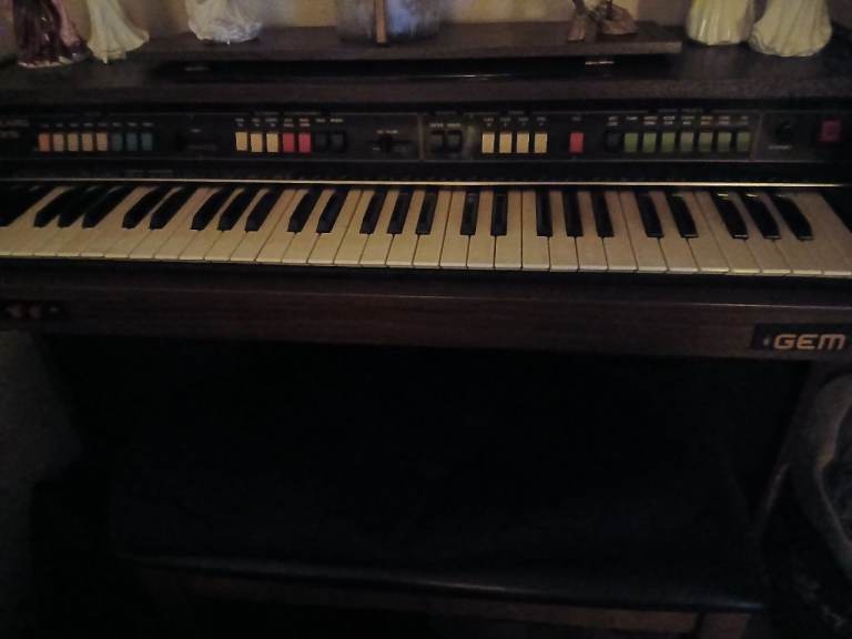 Electric organ