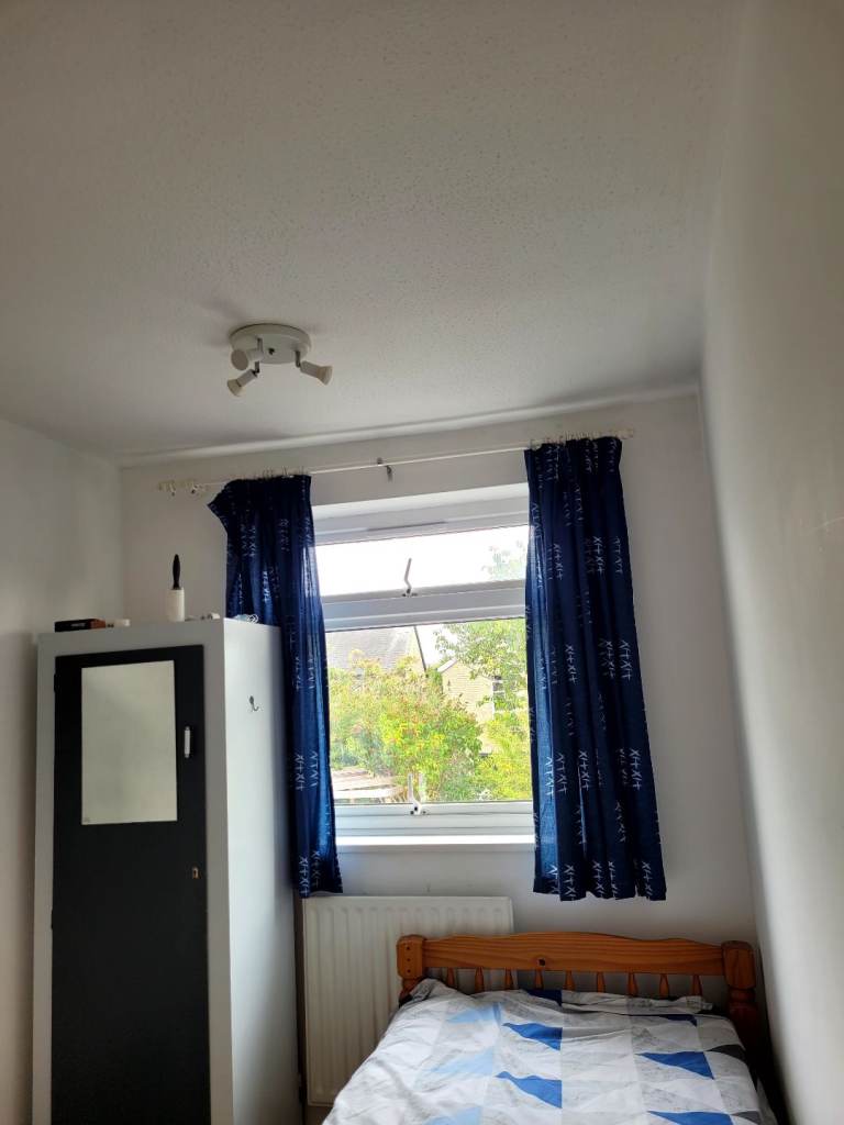 Fully furnished large single room to rent, inclusive of bills and food