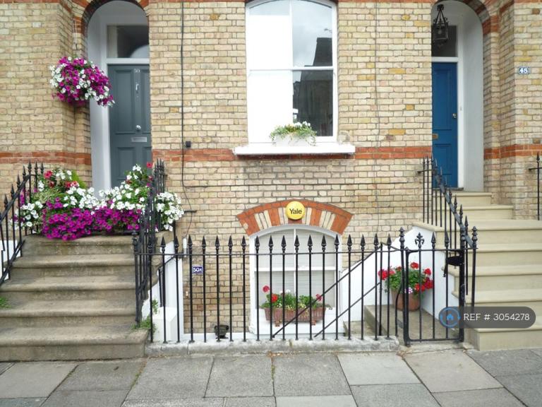 1 bedroom flat in Kennington, London, SE11 (1 bed) (#3054278)