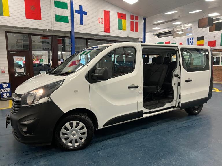 2018 Vauxhall Vivaro L2 1.6CDTI 120PS 9 SEAT LWB MINIBUS (EURO 6) ------------------------------ ...
