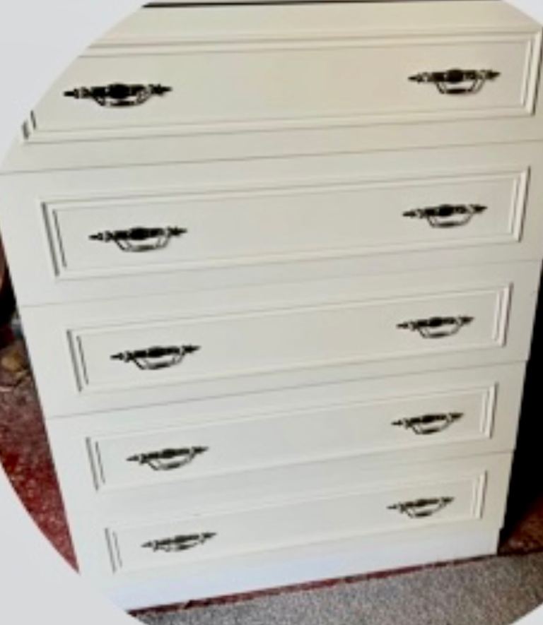Good quality chest of drawers