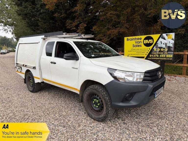 2018 Toyota Hilux 2.4 D-4D Active Pickup Double Cab 4dr Diesel Manual 4WD Euro 6 (3.5t) (150  Pic...