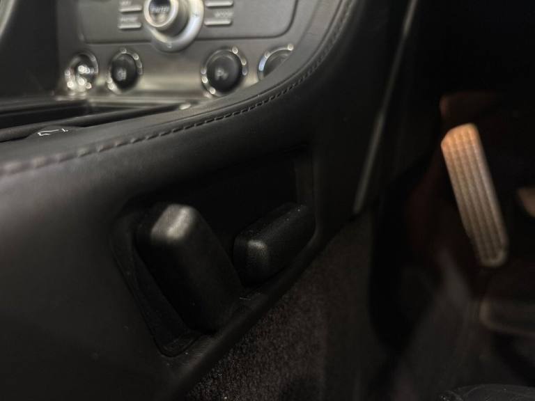 2011 Aston Martin Vantage 4.7 V8 Roadster 2dr Petrol Sportshift Euro 4 (420 bhp) Convertible Petr...