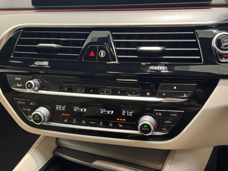  BMW 5 Series 3.0 530d M Sport Touring 5dr Diesel Auto xDrive Euro 6 (s/s) (265 ps) Diesel Automatic